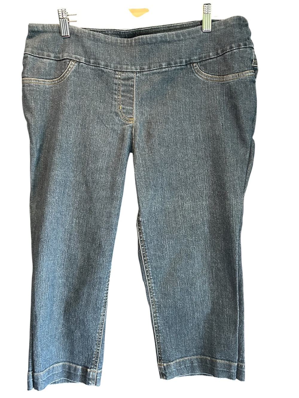 Women's Stretch Crop Jeans in Medium Blue